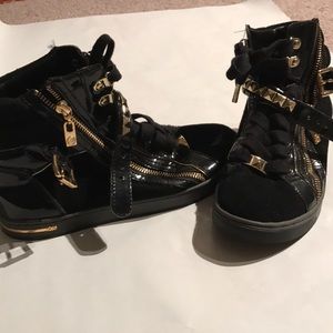 HighTop Kicks